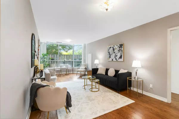 Burlington, ON L7S 2J9,1276 Maple Crossing BLVD #106