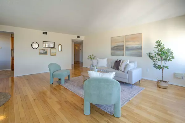 Kingston, ON K7L 2Y7,185 Ontario ST #602