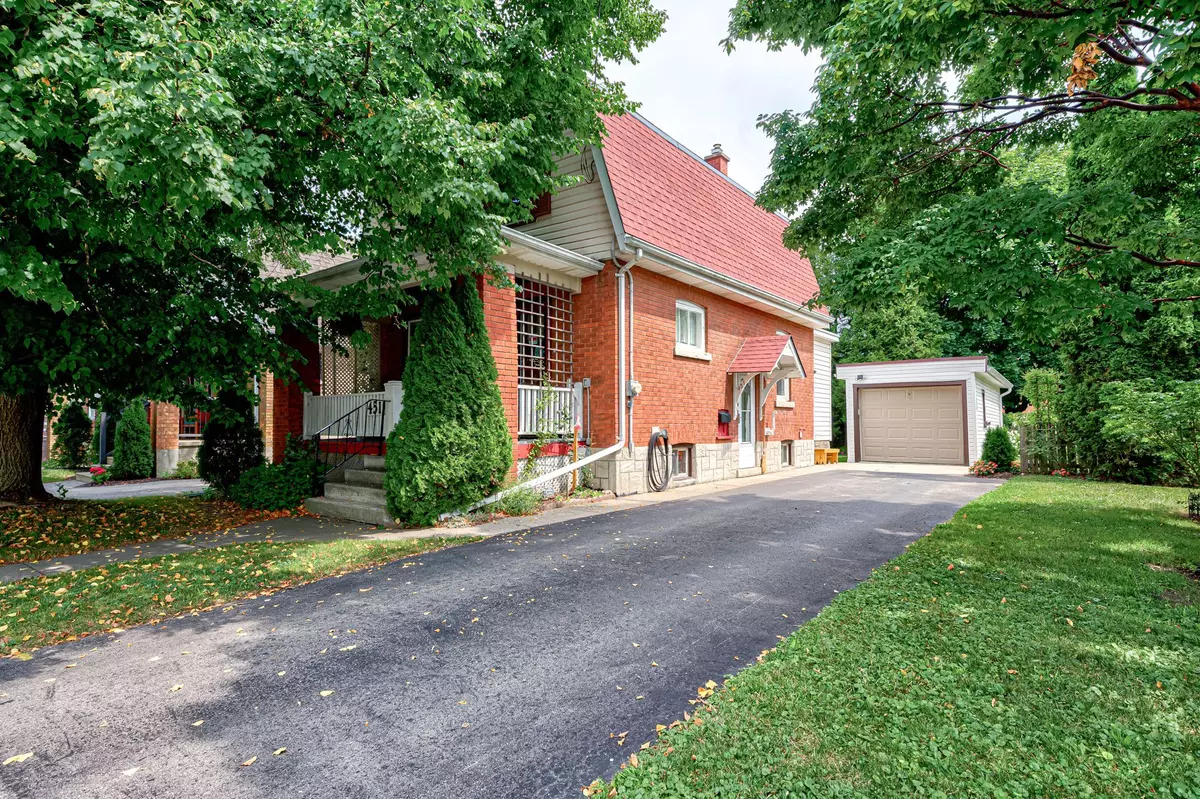 Stratford, ON N5A 1X8,451 Downie ST