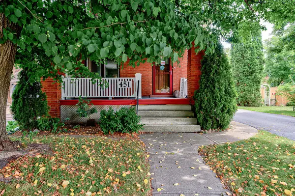 Stratford, ON N5A 1X8,451 Downie ST