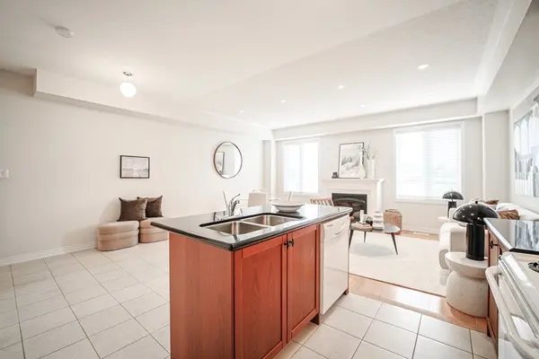 Toronto E04, ON M1L 0H3,43 Belanger CRES