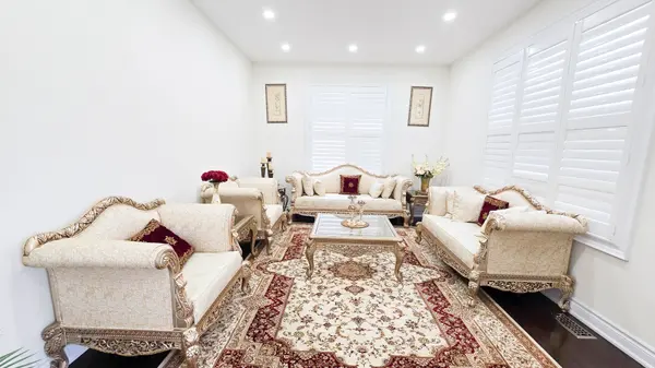 Brampton, ON L6X 0Z3,2 Buchanan CRES