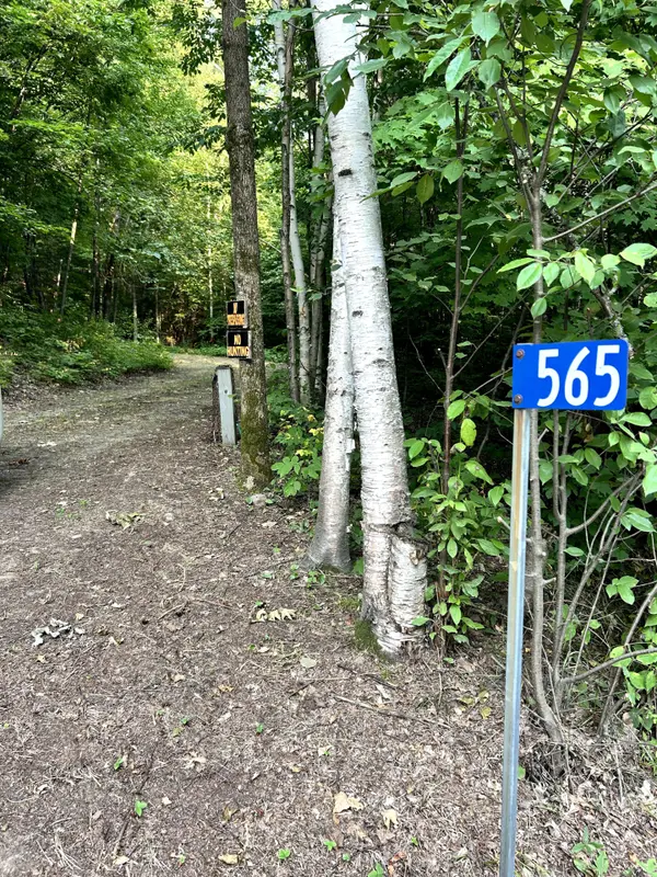 Hastings Highlands, ON K0L 2S0,565 Moxam RD