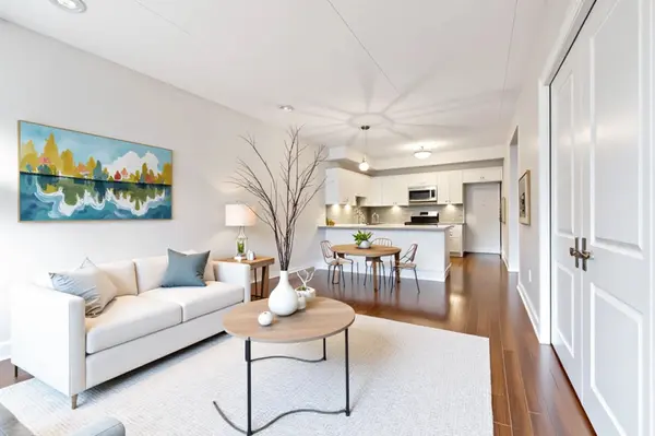 Niagara Falls, ON L2E 6L5,4644 PETTIT AVE #221