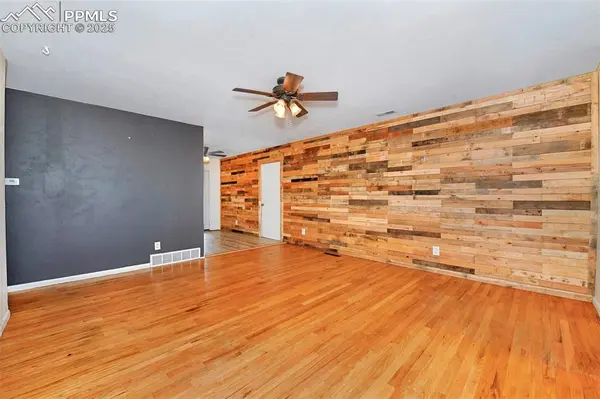 1822 N Circle DR, Colorado Springs, CO 80909