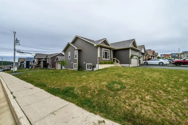 80 Sgt. Donald Lucas Drive, Paradise, NL A1L 0W8