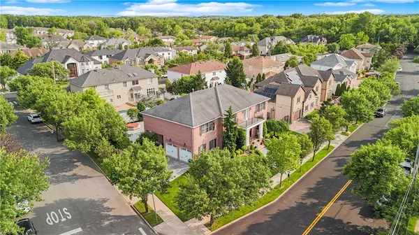 Staten  Island, NY 10312,274 South Railroad ST