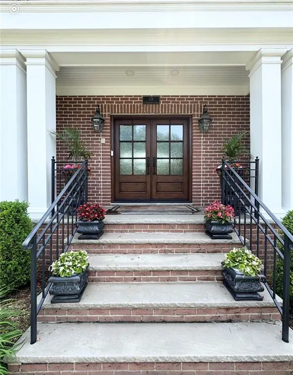 Staten  Island, NY 10312,274 South Railroad ST