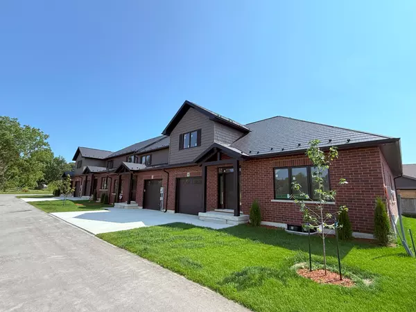 Kincardine, ON N2Z 0G1,8 GOLF LINKS RD #Unit 4