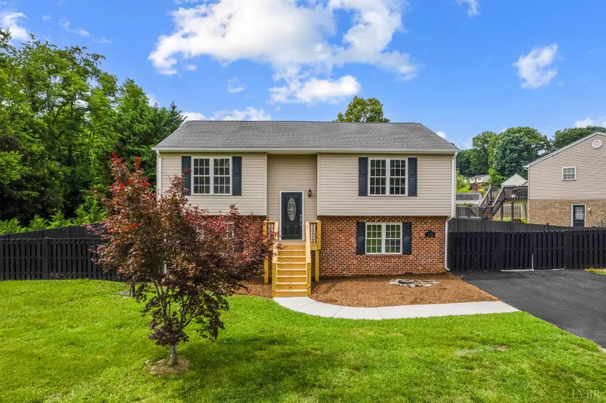 Forest, VA 24551,100 Creston Oaks CT