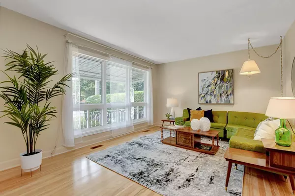 Overbrook - Castleheights And Area, ON K1K 1E5,617 Gardenvale RD