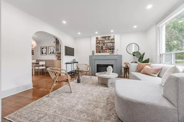 Toronto C04, ON M6C 2H8,118 Whitmore AVE