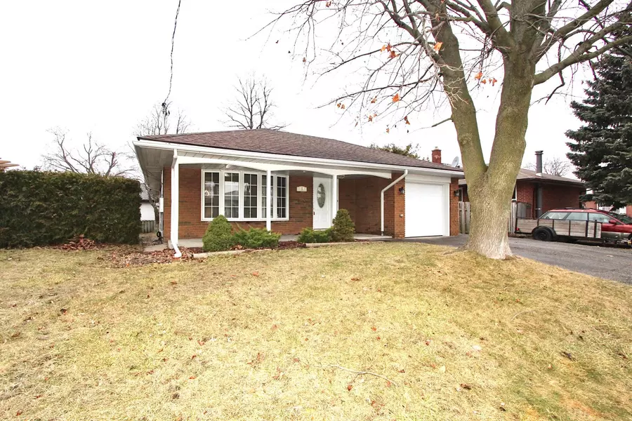 929 Crocus CRES #Main, Whitby, ON L1N 2A8