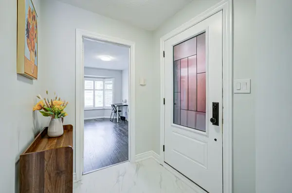 Oakville, ON L6H 5R9,2006 Glenada CRES #27