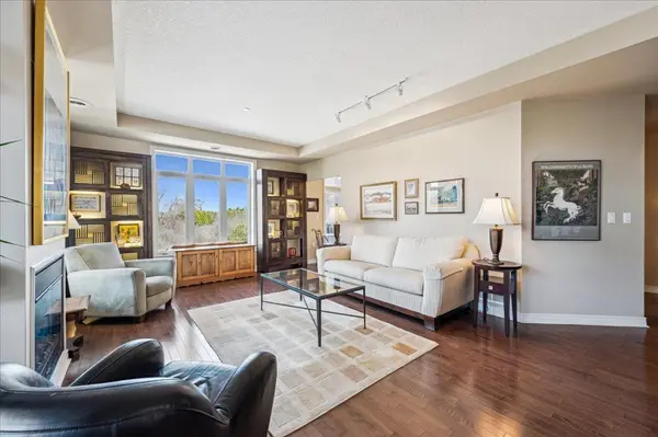 71 Bayberry DR #212, Guelph, ON N1G 5K9