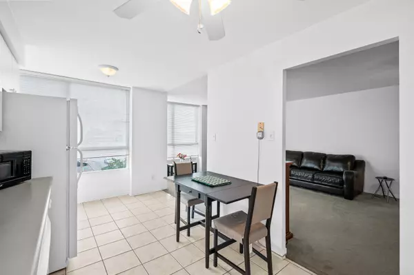 Toronto W04, ON M6M 5E7,2470 Eglinton AVE W #307