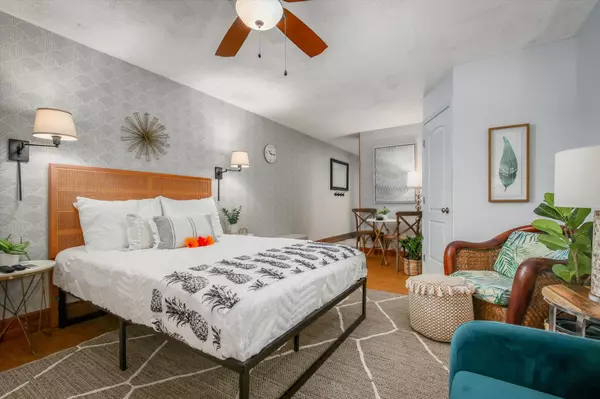 Kailua-kona, HI 96740,75-5776 KUAKINI HIGHWAY #123