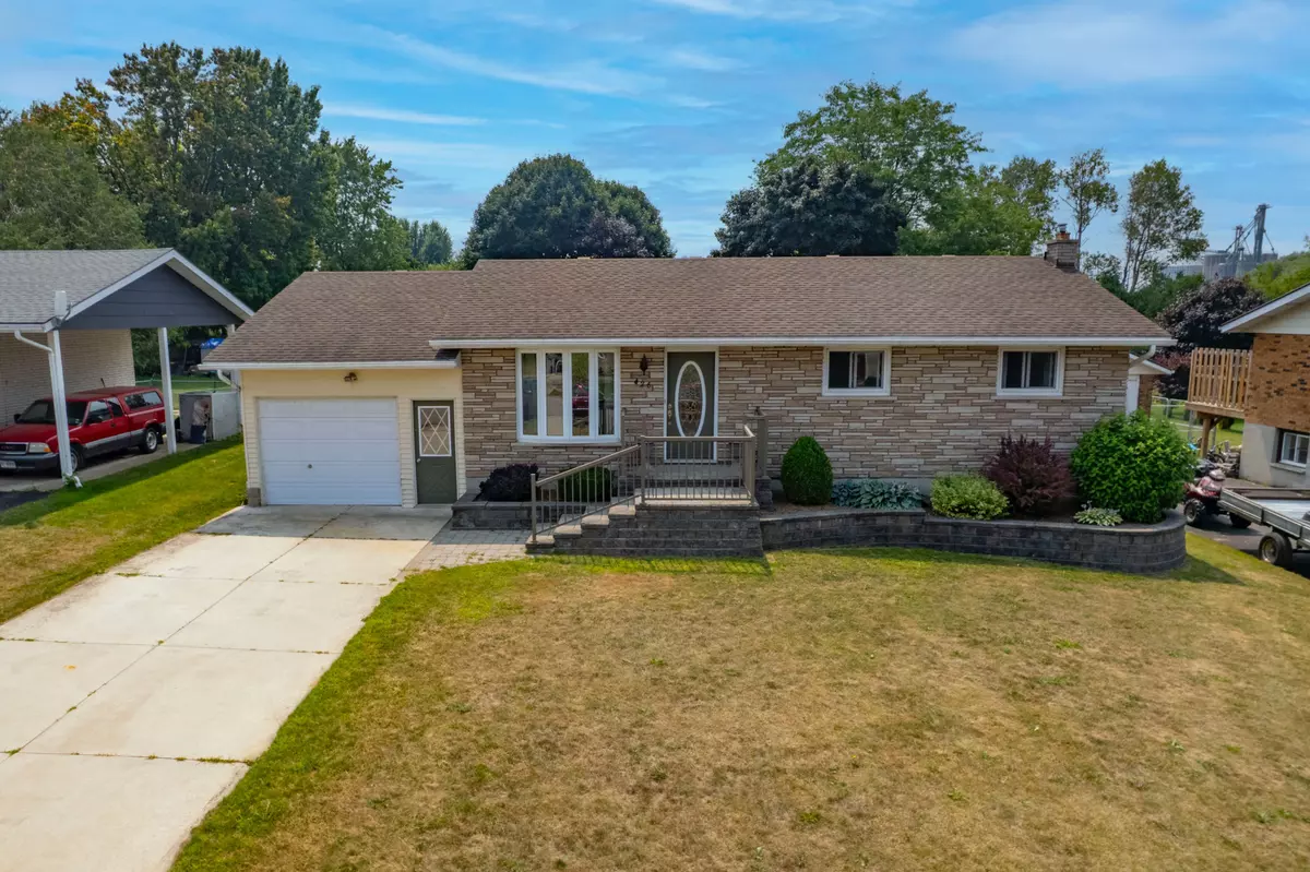 Huron-kinloss, ON N0G 2H0,426 Elgin ST