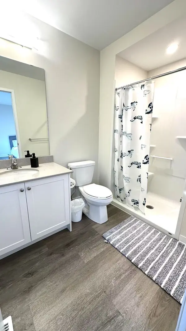 Niagara Falls, ON L2H 3T8,7789 Kalar RD #11