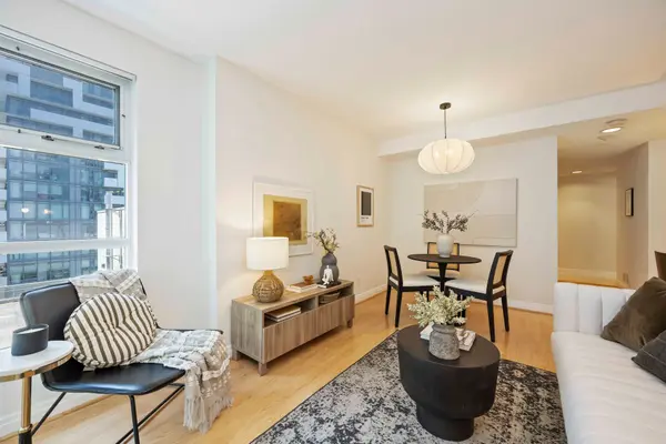 50 Lombard ST #1204, Toronto C08, ON M5C 2X4