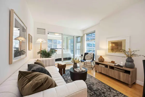 50 Lombard ST #1204, Toronto C08, ON M5C 2X4