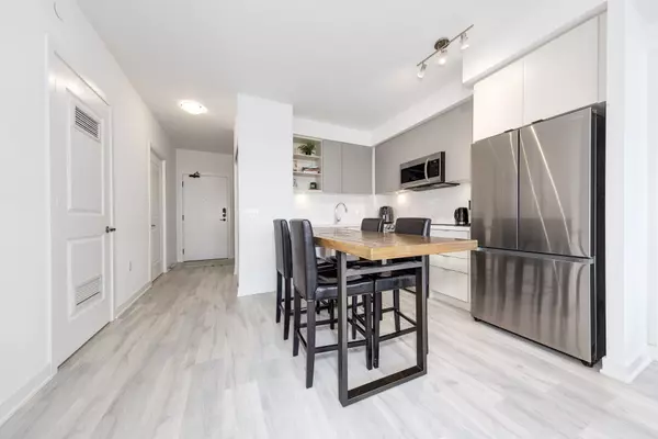 Mississauga, ON L5M 0Z7,4655 Metcalfe AVE #406