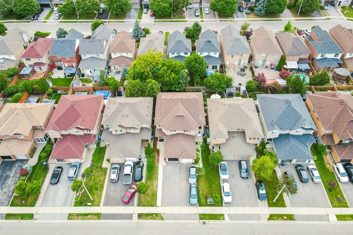 Mississauga, ON L5N 7W7,3815 Spicewood WAY