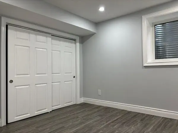 Mississauga, ON L5N 1J4,26 Kenninghall BLVD #Lower