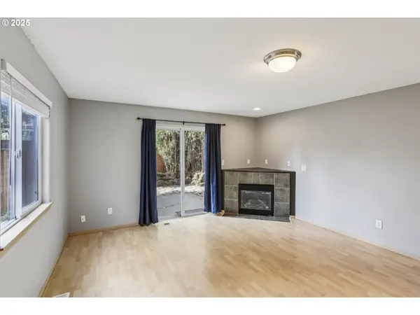 Portland, OR 97217,1024 N FARRAGUT ST