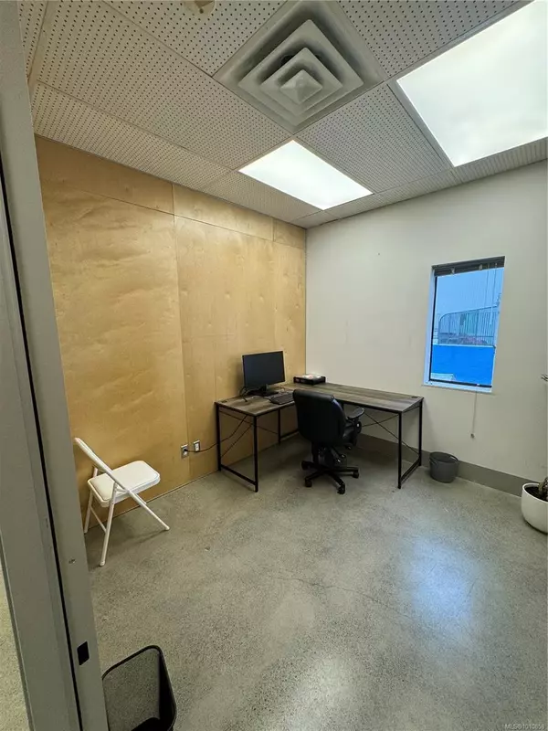 Victoria, BC V8W 1H8,838 Fort St #230