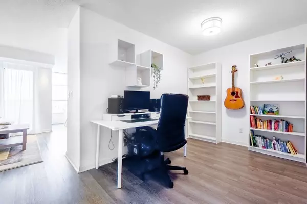 Mississauga, ON L5E 3K4,1150 Parkwest PL #503