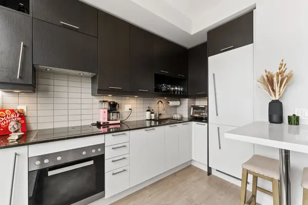 30 Nelson ST #1708, Toronto C01, ON M5V 0H5