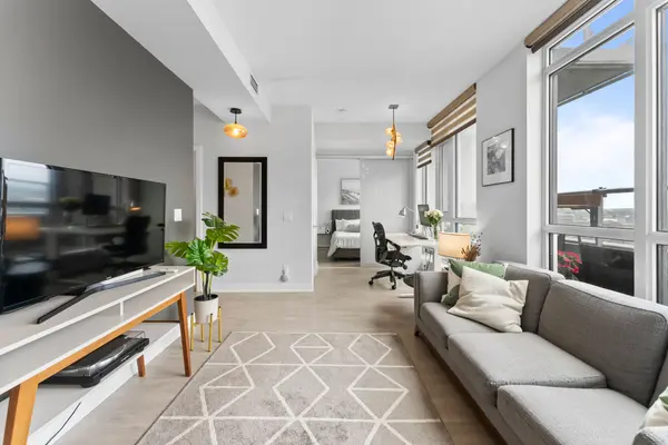 30 Nelson ST #1708, Toronto C01, ON M5V 0H5