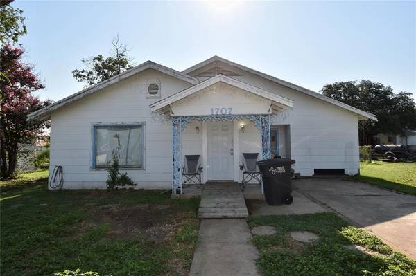Brady, TX 76825,1707 S Bradley Street