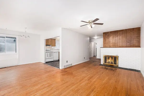 Cityview - Parkwoods Hills - Rideau Shore, ON K2E 6M6,14 Mulvagh AVE