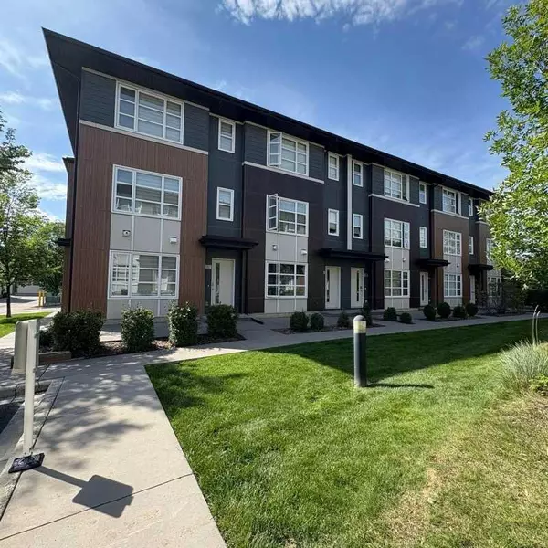 - EVANSRIDGE PARK Northwest #202, Calgary, AB T3P0N7