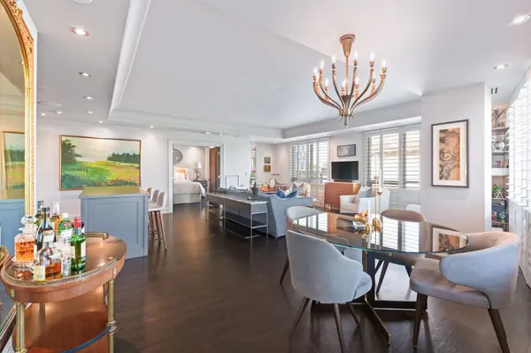 Toronto C09, ON M4W 3X9,20 Scrivener SQ #304