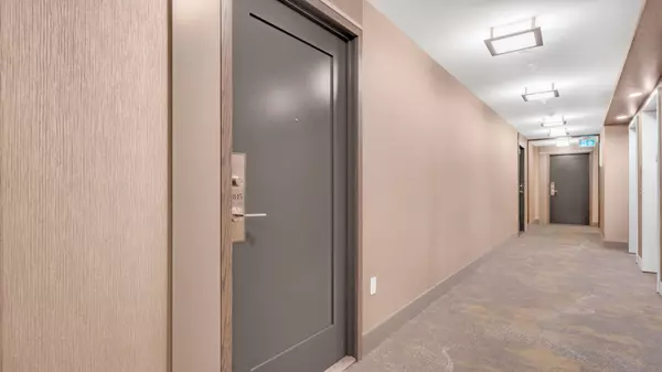 Mississauga, ON L5R 0G8,35 Watergarden DR #2815