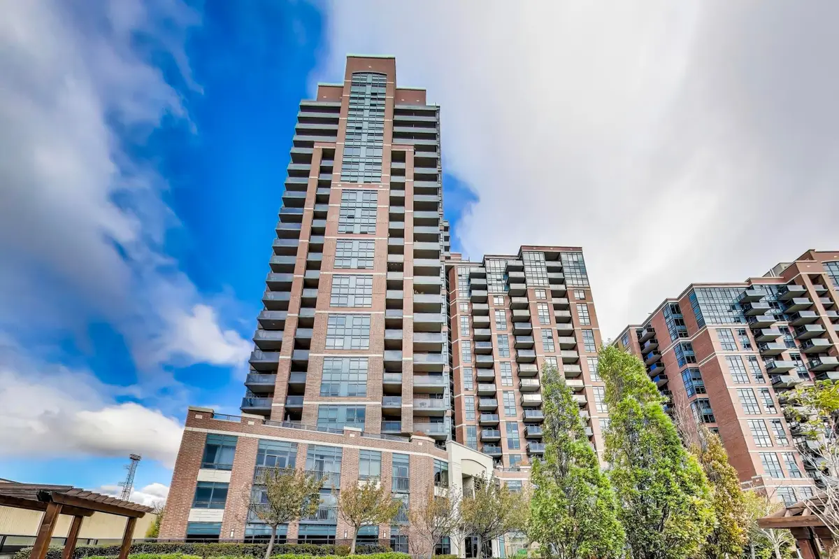 Toronto W02, ON M6P 5A1,60 Heintzman ST #728