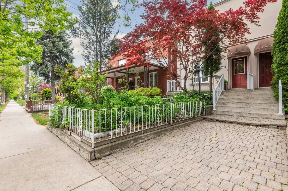 Toronto W02, ON M6H 3J6,812 Gladstone AVE