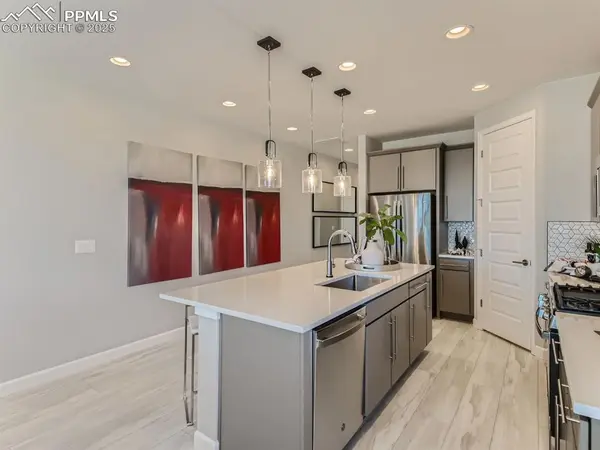 5657 Mammoth LN, Colorado Springs, CO 80927