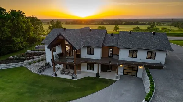 402 La Passe RD, Whitewater Region, ON K0J 1C0