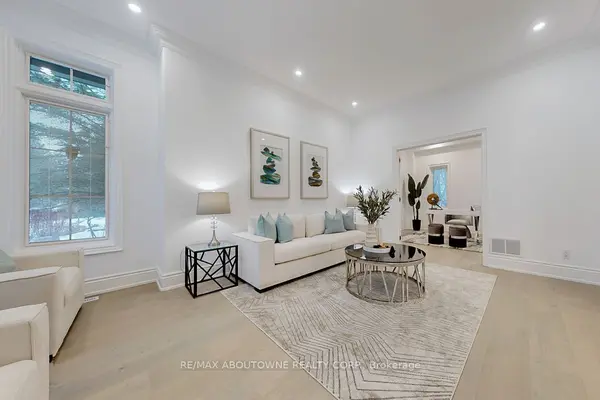 Oakville, ON L6J 7W6,116 Parkwood CT