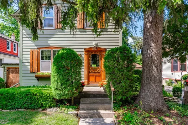 Burlington, ON L7R 3B2,314 Delaware AVE