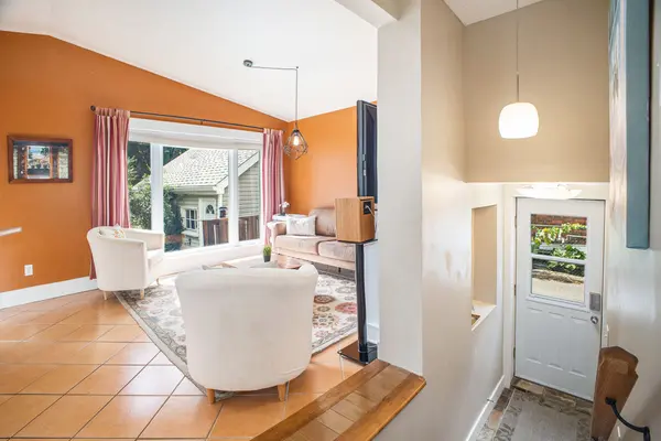 Tunneys Pasture And Ottawa West, ON K1Y 0M3,236 Northwestern AVE