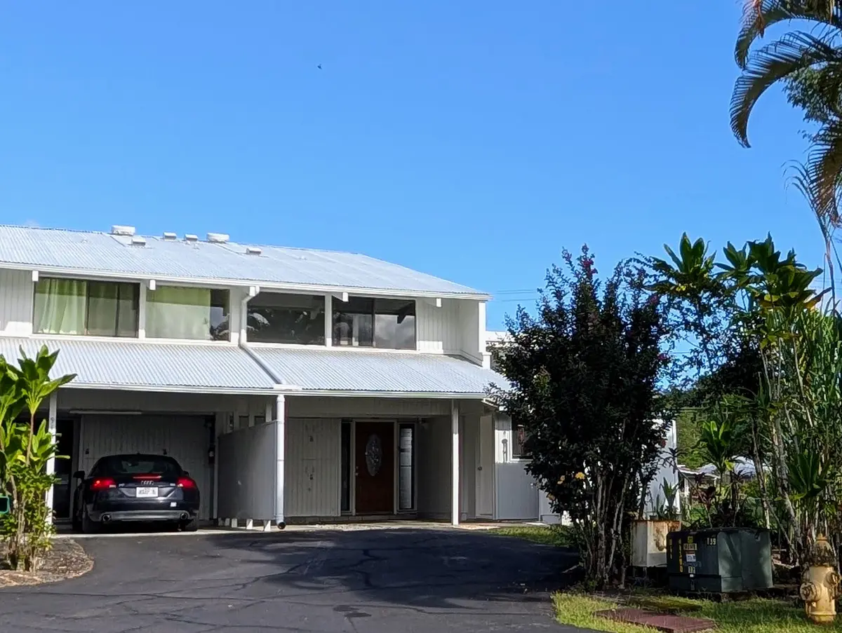 Hilo, HI 96720,914 KUMUKOA ST #B301