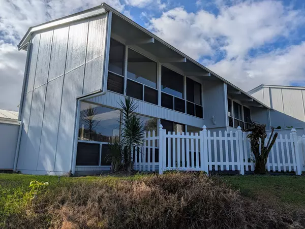 Hilo, HI 96720,914 KUMUKOA ST #B301