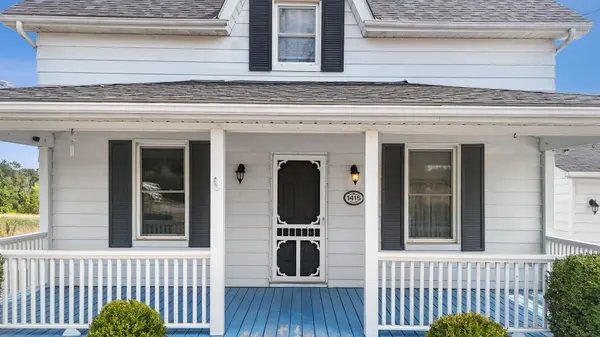 Selwyn, ON K0L 2H0,1415 Young's Point RD