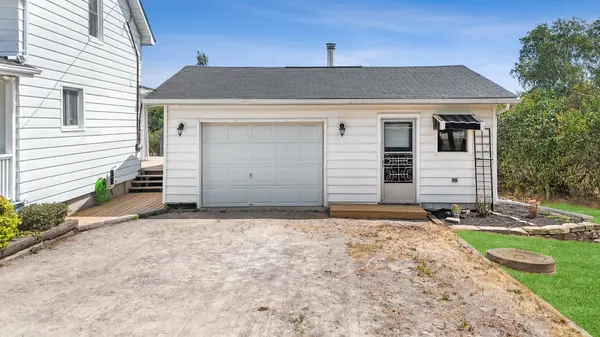 Selwyn, ON K0L 2H0,1415 Young's Point RD