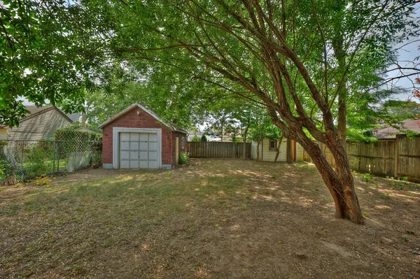 Niagara Falls, ON L2E 2E7,5398 MORRISON ST